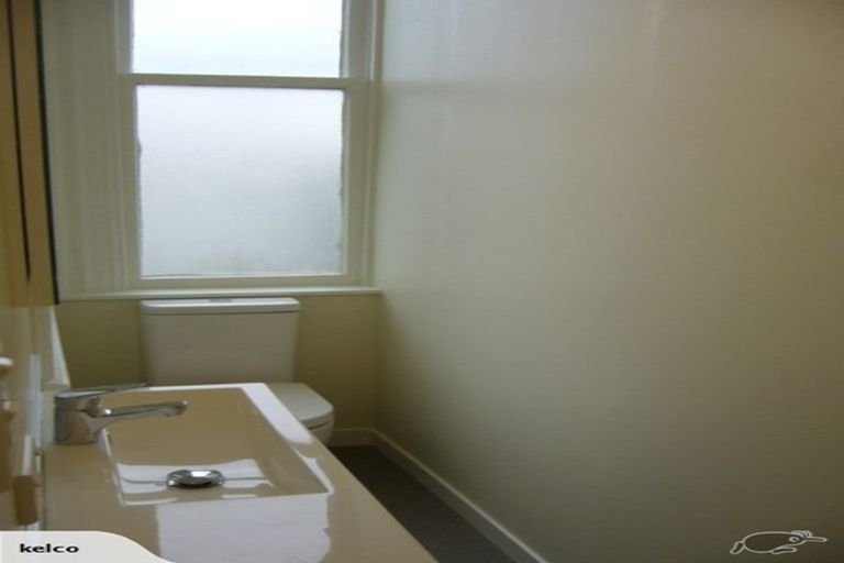 Photo of property in 4 Hawker Street, Mount Victoria, Wellington, 6011