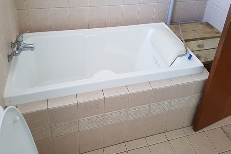 Photo of property in 212 Forrest Hill Road, Forrest Hill, Auckland, 0620