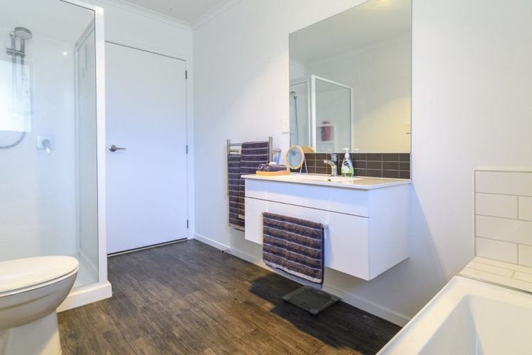 Photo of property in 17 Wai Huri Place, Omokoroa, 3114