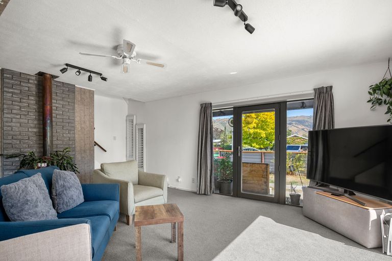 Photo of property in 17 Dunstan Street, Clyde, 9330