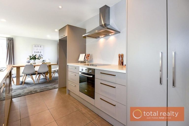 Photo of property in 86 Somerfield Street, Somerfield, Christchurch, 8024