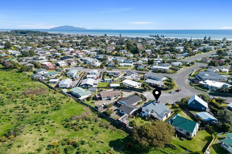 Photo of property in 36 Simcox Street, Otaki Beach, Otaki, 5512