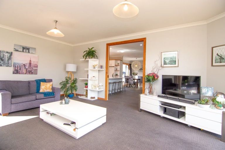 Photo of property in 7 Alpine Grove, Kelvin Grove, Palmerston North, 4414