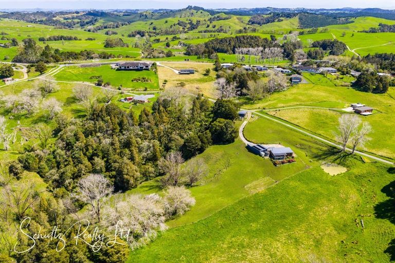 Photo of property in 32 Nikau Lane, Maungaturoto, 0520