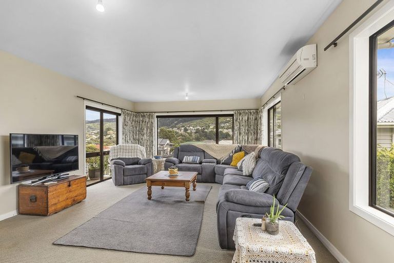 Photo of property in 24 Ranui Terrace, Tawa, Wellington, 5028
