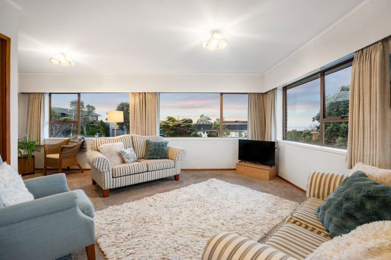 Photo of property in 8 Helvetia Drive, Browns Bay, Auckland, 0630