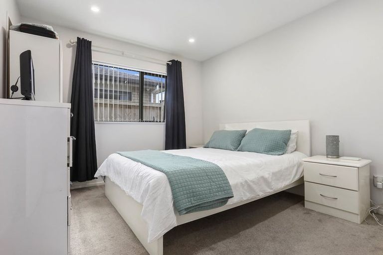 Photo of property in 10 Silver Beech Street, Takanini, 2110