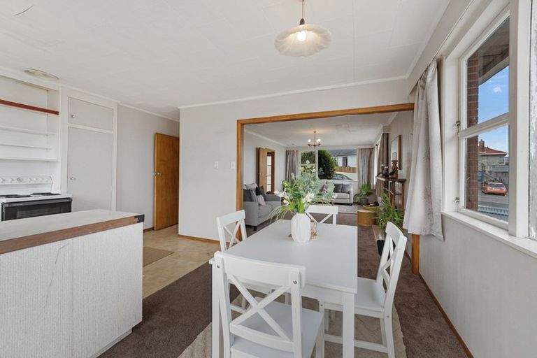 Photo of property in 5 Paynters Avenue, Strandon, New Plymouth, 4312