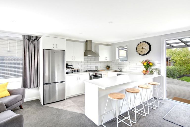 Photo of property in 71 Macandrew Road, South Dunedin, Dunedin, 9012