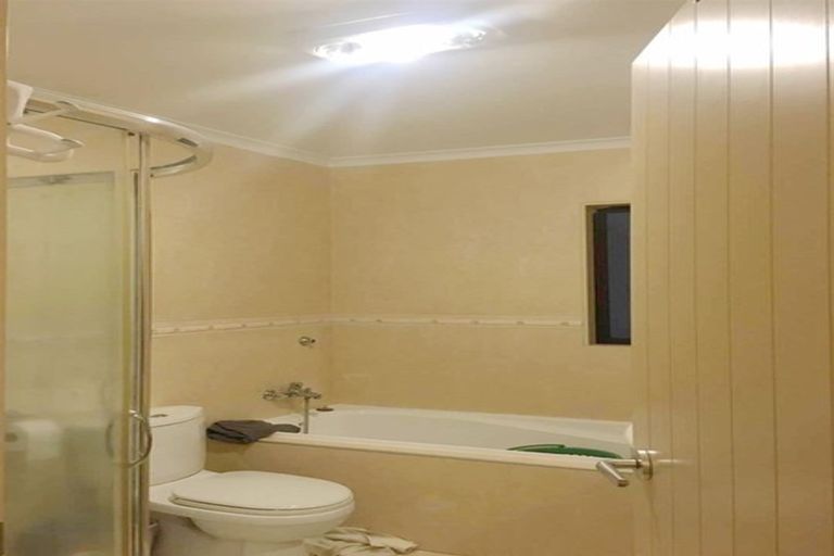 Photo of property in 26 Kensway Drive, Flat Bush, Auckland, 2016