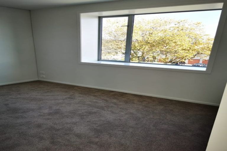 Photo of property in 1 Folkes Lane, New Lynn, Auckland, 0600