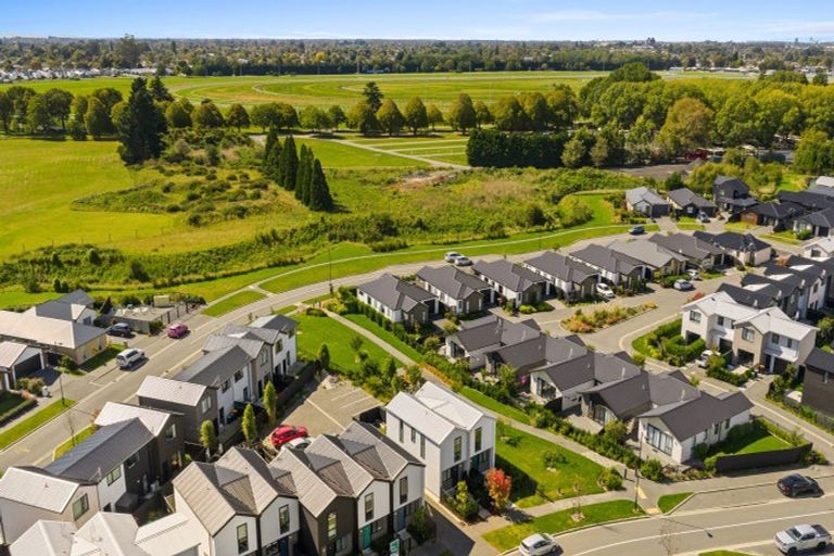 Photo of property in 64 Miromiro Street, Broomfield, Christchurch, 8042