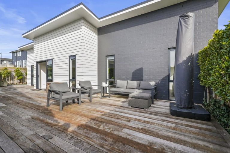 Photo of property in 5 Kuku Avenue, Red Beach, 0932