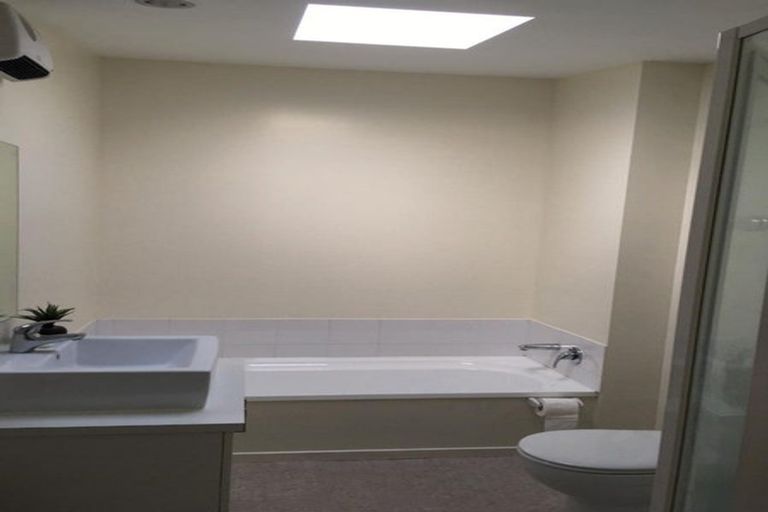 Photo of property in 2/62 Burke Street, Addington, Christchurch, 8024