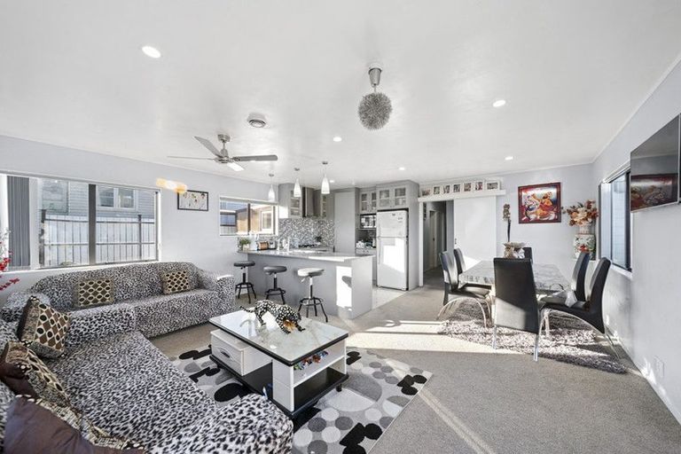 Photo of property in 2/86 Alfriston Road, Manurewa East, Auckland, 2102