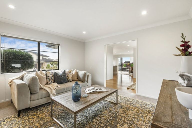 Photo of property in 94 Oakway Drive, Schnapper Rock, Auckland, 0632