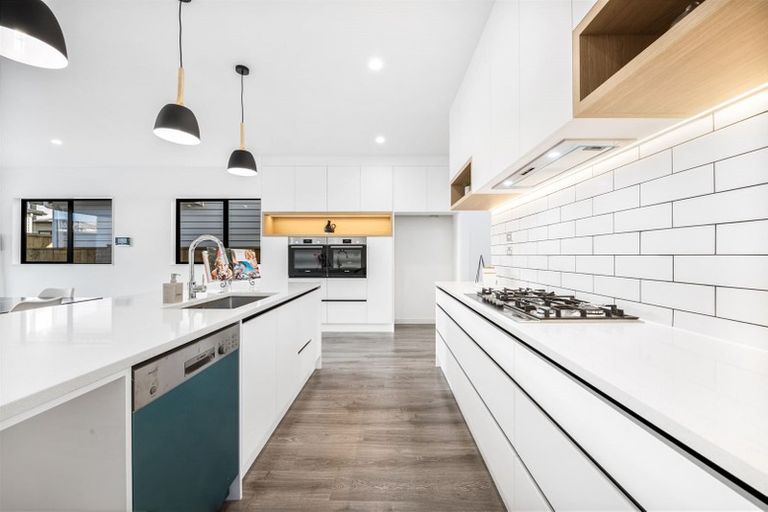 Photo of property in 4 Puruatanga Drive, Flat Bush, Auckland, 2019