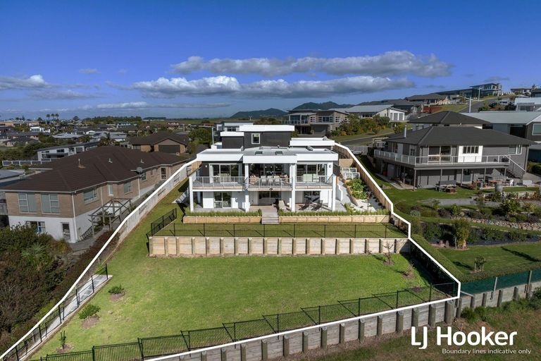 Photo of property in 12 Tohora View, Waihi Beach, 3611