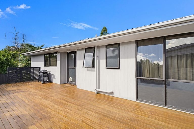Photo of property in 2/342c Royal Road, Massey, Auckland, 0614