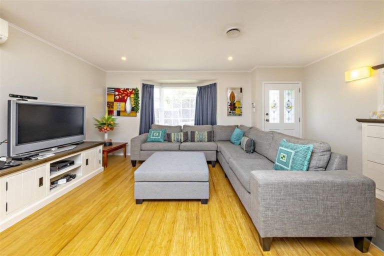 Photo of property in 51 Ashgrove Road, Mangere, Auckland, 2022