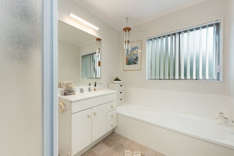 Photo of property in 2 Worsley Way, Bellevue, Tauranga, 3110