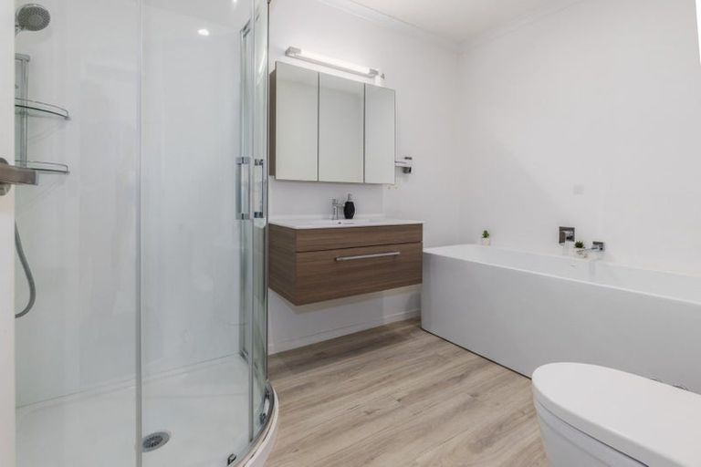 Photo of property in 34 Bluff Road, Kenepuru, Porirua, 5022