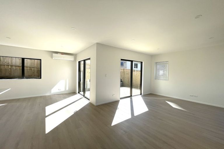 Photo of property in 26c Topliss Drive, Northcross, Auckland, 0632