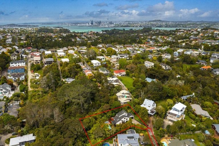 Photo of property in 22 Hebe Place, Birkenhead, Auckland, 0626