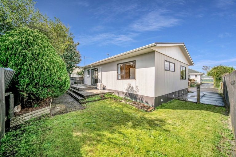 Photo of property in 45a Sutton Crescent, Papakura, 2110