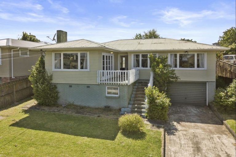 Photo of property in 183 Rathgar Road, Henderson, Auckland, 0610