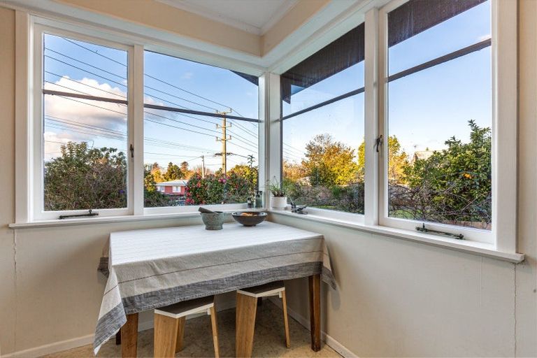 Photo of property in 20 Woodvale Road, Glen Eden, Auckland, 0602