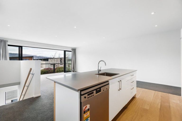 Photo of property in 10 Le Mans Grove, Cromwell, 9384