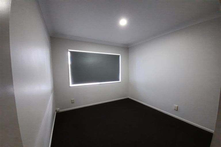 Photo of property in 2 Tullis Place, Burswood, Auckland, 2013