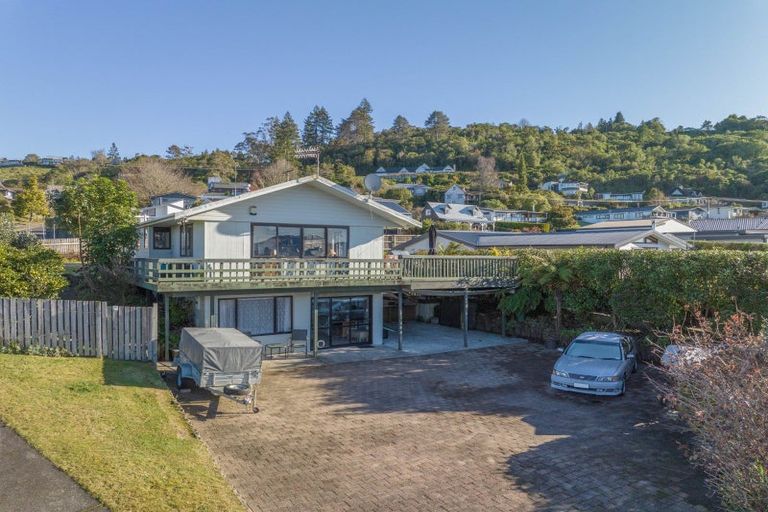 Photo of property in 1 Ewing Grove, Acacia Bay, Taupo, 3330
