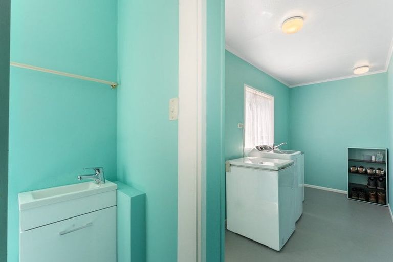 Photo of property in 1 Dunrobin Grove, Silverstream, Upper Hutt, 5019