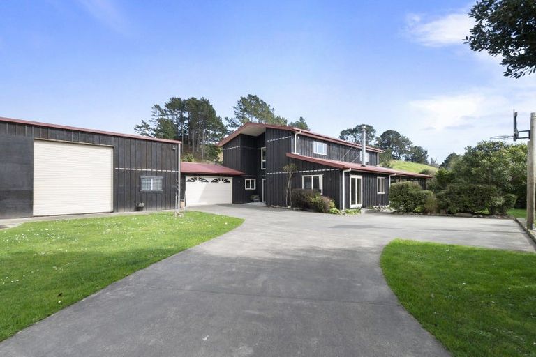 Photo of property in 268 Turitea Road, Turitea, Palmerston North, 4472