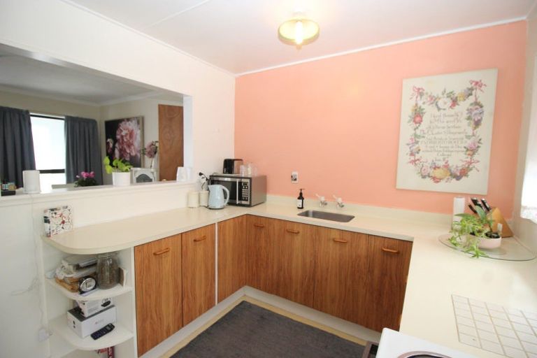 Photo of property in 28b Pollen Street, Woodville, 4920