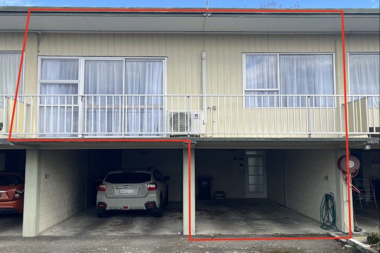 Photo of property in 6 Tiraumea Street, Palmerston North, 4410