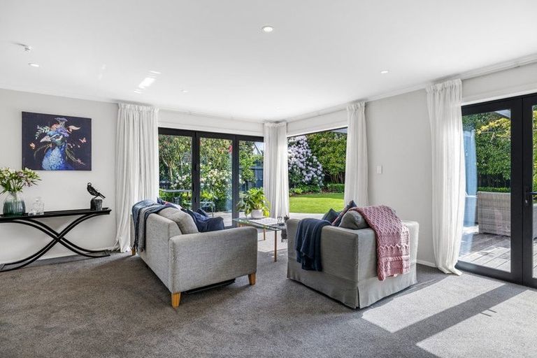 Photo of property in 16 Brackendale Place, Burnside, Christchurch, 8041