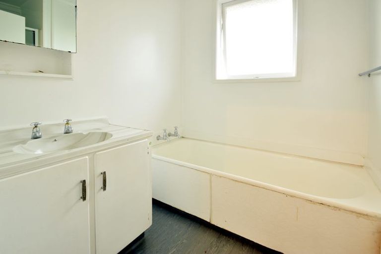 Photo of property in 102 Boundary Road, Clover Park, Auckland, 2019