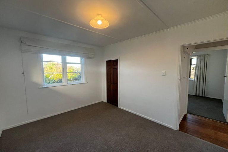 Photo of property in 22 Mahoe Street, Otaki Beach, Otaki, 5512