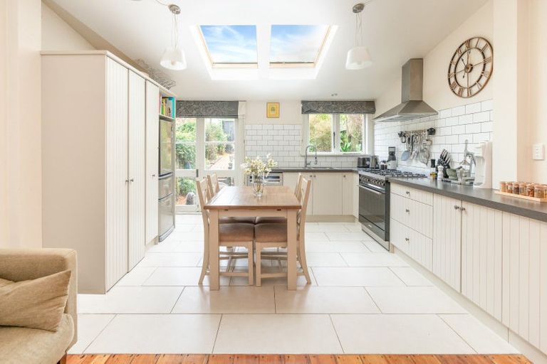 Photo of property in 5b Saint Mary Street, Thorndon, Wellington, 6011