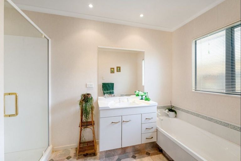 Photo of property in 1 Appaloosa Place, Papamoa Beach, Papamoa, 3118