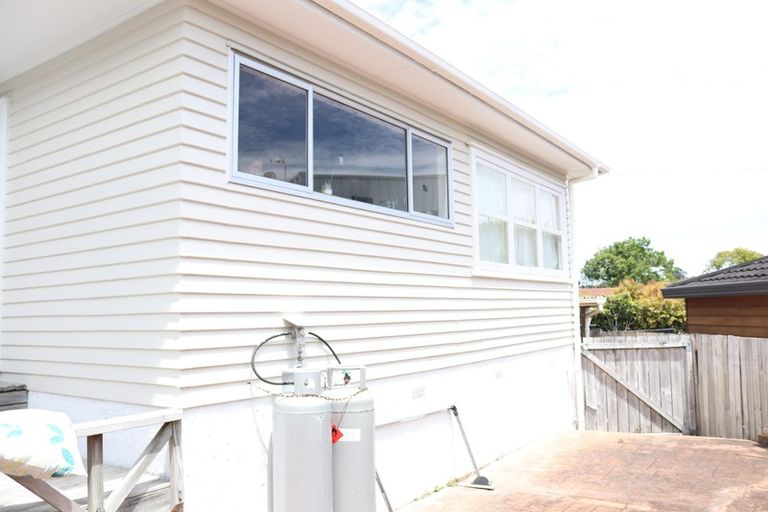 Photo of property in 1/44 College Road, Northcote, Auckland, 0627