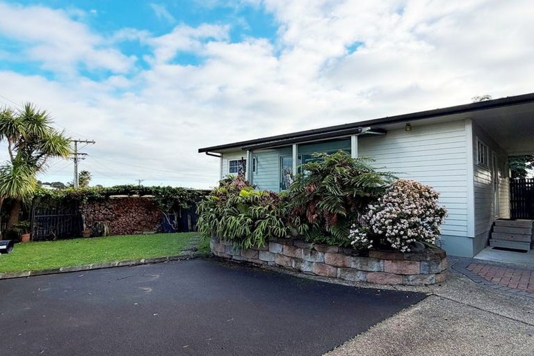 Photo of property in 153 Arran Road, Browns Bay, Auckland, 0630