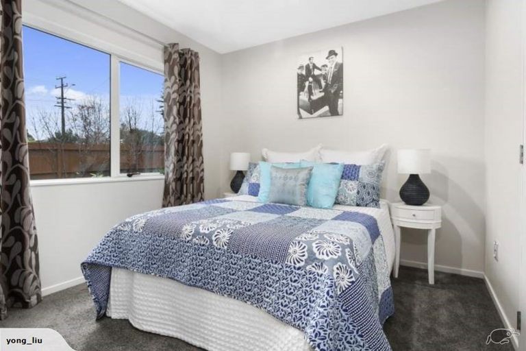 Photo of property in 84 Triangle Road, Massey, Auckland, 0614