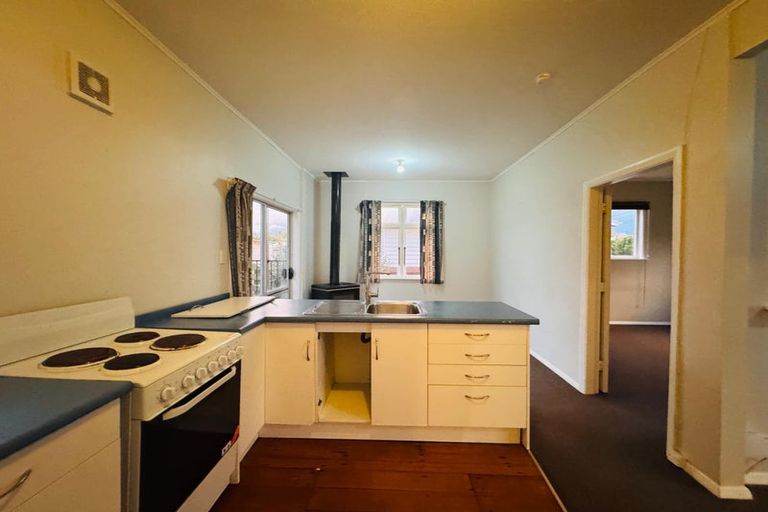 Photo of property in 32 Grey Street, Marton, 4710