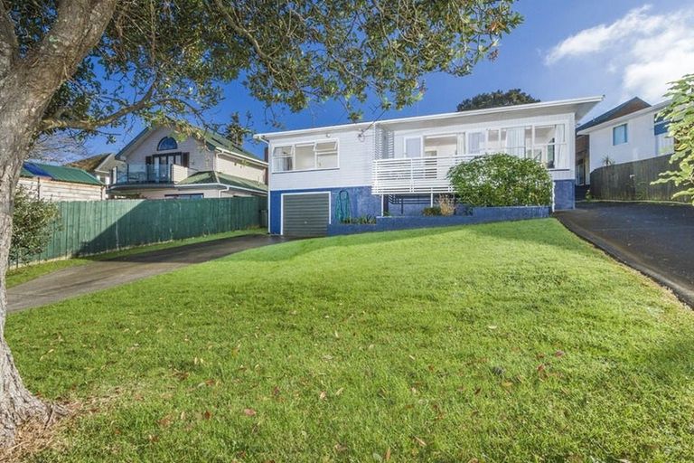 Photo of property in 1/22 Alamein Avenue, Belmont, Auckland, 0622