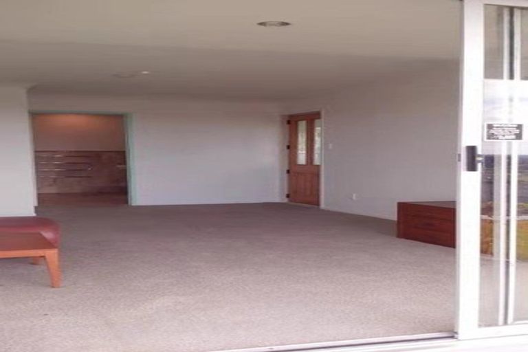 Photo of property in 281 Sturges Road, Henderson Valley, Auckland, 0612