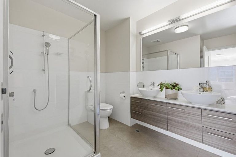 Photo of property in 37 Parkside Drive, Orewa, 0931